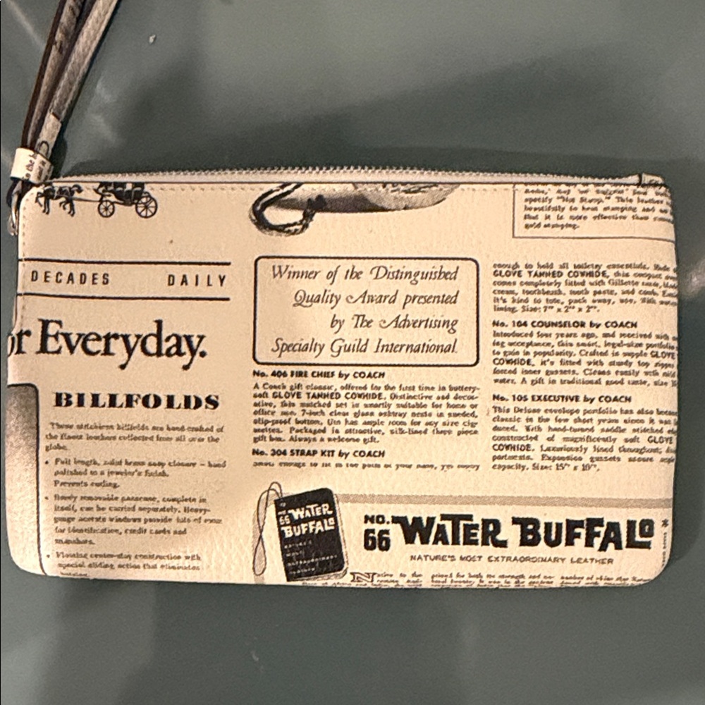 Coach Large ⭐️Collecteable⭐️ Cream and Black Printed Leather Wristlet - Picture 3 of 3
